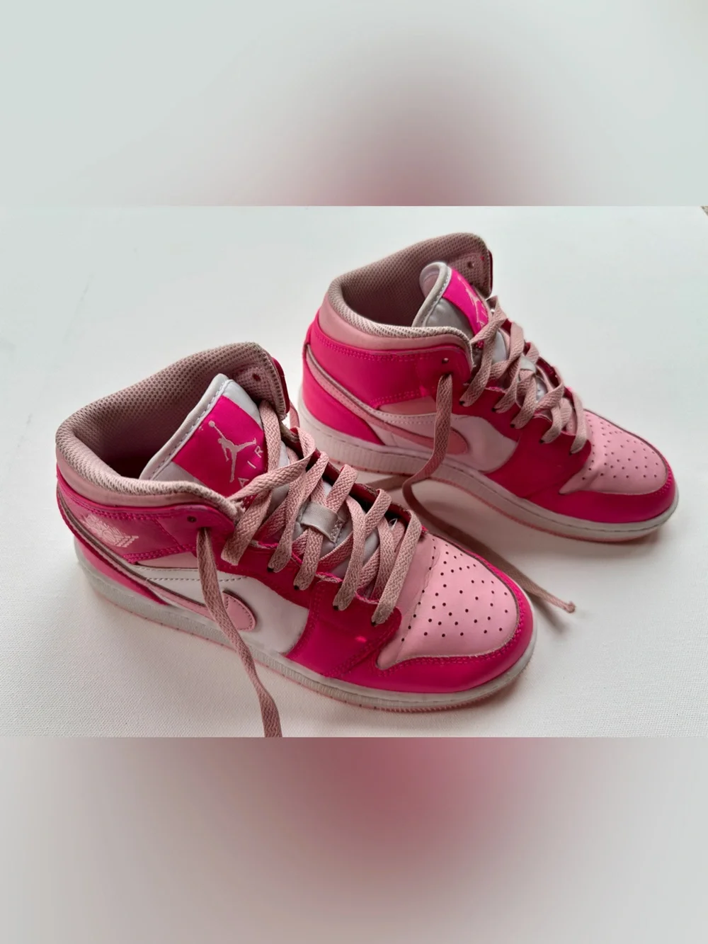 Nike Air Jordan 1 Mid Grade School 4Y white/soft pink/fierce pink Kids Sneakers